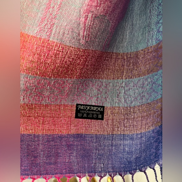 NWT Chilean Alpaca 100% Pashmina. Blue, Purple, Gold W/shades of pink & green. - Picture 5 of 13